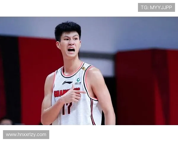 四川男篮今日顺利完成体测每天安排四个队伍从早到晚进行训练 四川男篮今日顺利完成体测每天安排四个队伍从早到晚进行训练